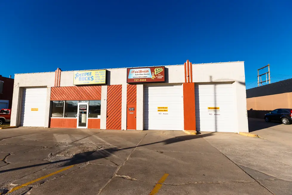 Fas-Break Auto Glass Service shopfront at 405 N Broad St, with the Chips Happen sign and Windshield Install Bay door