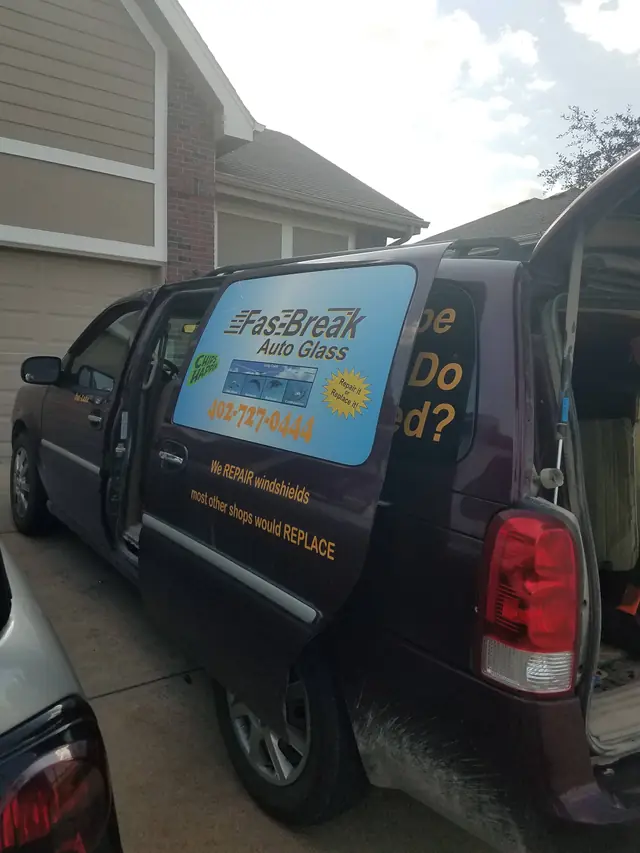 Fas-Break van door showing the chip chart: long crack, star break, bullseye and combination